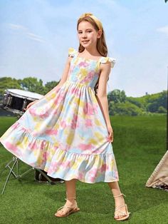 Civil Dress, Natural Fiber Clothing, Floral Frocks, Kurta Patterns, Girls Frock Design, Girls Tie, Bodice Dress, Dresses Beautiful, Kids Frocks