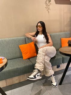 Jordan Retro 1 Outfits Women, Mocha Jordan 1 Outfit, Jordan 1 High Outfit Women, High Cut Outfit, Fits With Jordans, Outfits With Air Jordans, Outfit With Jordans, Outfit Ideas With Jordans, Outfits With Jordan 1s