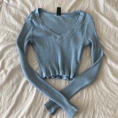 Blue Shein Cropped V-Neck Long Sleeve. Never Worn, Fits Great. Nwot Light Blue V-neck Top For Fall, Light Blue Fitted V-neck Top, Fitted Light Blue V-neck Top, Blue Stretch V-neck Top, Blue V-neck Tops For Fall, Long Sleeve Cropped Top Outfits, Blue Top Outfit, Cute Long Sleeves, Denver Trip