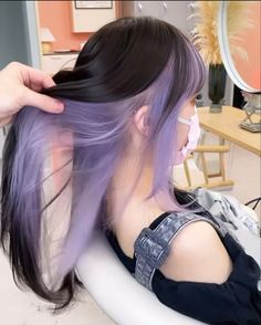 Hidden Hair Color, Light Purple Hair, Dyed Hair Purple, Korean Hair Color, Hair Color Underneath, Peekaboo Hair, Hair Color Streaks, Lilac Hair, Hair Streaks