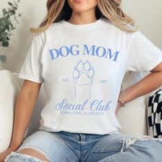 Are you looking for the perfect dog lover tshirt?  This design is the latest trend for Summer 2024. Why not have your own customized Dog Mom Social Club Tshirt?  Let me help you personalize this Dog Mom Tshirt for you or to give as a gift to someone special.   Your design will be printed on a Comfort Colors 1717 tshirt.    ORDER INSTRUCTIONS  1.  Check and review all listing photos. 2.  Choose the size and color of tshirt from drop down menus. 3.  Fill in the personalization box in detail. Dog Mom Merch, Pet Tshirt Design, Tshirt Trends 2024, Tshirt Print Ideas Graphic Tees Shirt Designs, Dog Tshirt Ideas, Mom Tshirt Ideas, Dog Mom Clothes, Dog Boutique Ideas, Dog Owner Gifts