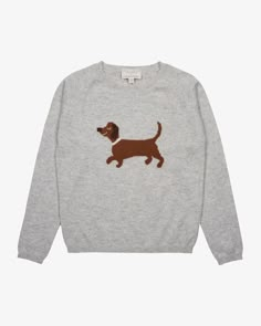 Dackel Cashmere-Pullover für Kinder von Papa Lobster in Hellgrau und Braun. Dasmelierte Modell punktet dank der hochwertigen Cashmere-Qualität mit besondersangenehmen Tragemomenten, während die niedliche Dackel-Intarsie einen besonderenAkzent setzt. Clothes Old Money, Outfit Staples, Clothing Staples, Autumn Fits, Copenhagen Style, Cooler Look, Fall Fits, Stella Mccartney Kids