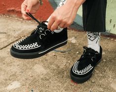 Creepers Shoes Outfit Street Style, Tuk Creepers Outfit, Creepers Shoes Outfit, Creepers Outfit, Tuk Creepers, Sneaker Silhouette, Young Adult Fashion, Vulcanized Sneakers, Normal Is Boring