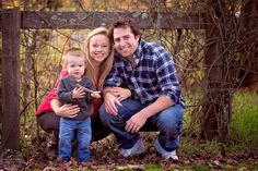 Fall Family Photos Toddler, Heart Poses, Family Photos Toddler, Family Of 4 Picture Poses, Toddler Family Photos, Picture Poses Ideas, Family Pictures Fall, Large Family Poses, Spring Family Pictures