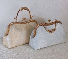 https://etsy.me/3RdA2a1 #white #handbags #purses #handbagsonsale #pursesale #designerhandbags #handbagsforwomen #clutches #lacepurse Etsy Purses, Wedding Purse For Bride, Lace Purse, Kawaii Bag, Hand Bags For Women, Wedding Handbag