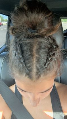 Rugby Hairstyles Women, Beach Volleyball Hairstyles, Hailey Hairstyles, Gymnastics Bun, Wrestling Hairstyles, Rugby Hairstyles, Football Hairstyles, Bun Ideas, Running Hairstyles