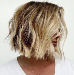 Kort Bob, Short Wavy Haircuts, Short Wavy Bob, Wavy Bob Haircuts, Wavy Bob Hairstyles, Wavy Bob, Wavy Haircuts, Bob Haircut For Fine Hair, Natural Wavy Hair