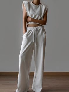 Cozy cotton sweat trousers with wide leg and no ankle cuff. Model is in MINUSEY ONE SIZE. ✔️ Free worldwide express shipping over $100✔️ Loved by 6,500+ customers✔️ Limited edition collections, maximum style⠀⠀⠀⠀⠀⠀⠀⠀⠀Stay ahead of the trend with can’t-find-anywhere-else staples. Your closet will thank you 💕* MINUSEY ONE SIZE = EU 34-38, US 2-6* 75% Cotton / 25% Polyester* Dry clean* Made in Korea - Model Height: 172cm/5'7" (US2, EU34) Wide Leg Lounge Pants Outfit, Wide Sweatpants, Desired Wardrobe, Wardrobe Styling, Wide Leg Sweatpants, Elevated Basics, Sports Trousers, Active Life, Athleisure Outfits