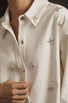 Embellished Button Down Shirt, Embellished White Shirt, Indian Shirts Women, Embellished Shirts Women, Embroidery Designs With Beads, Embellished Clothes, Women Shirt Designs, Embroidery Simple, T Shirt Design Ideas