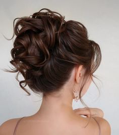 wedding hairstyles updo Hairstyles For Wedding Medium Hair, Wedding Updo Mother Of Bride, Shoulder Length Wedding Hairstyles Updo, Hair Styles For Indian Wedding Guest, Wavy Updos For Medium Hair, Wedding Hair Styles For Medium Hair, Brides Hairstyles Updo, Hairstyles Bridesmaid Updo, Hairstyles For Medium Length Hair Up