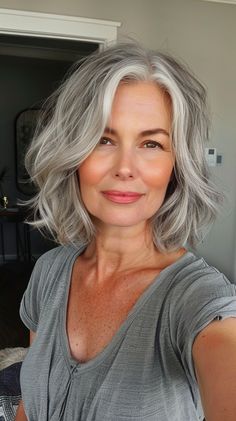 80  Cute Gray Bob Hairstyles You Need To Try! Grey Bob Hairstyles, Κούρεμα Bob, Womens Haircuts Medium, Grey Hair Inspiration, Fishtail Braid, Bob Haircuts For Women, Haircut For Older Women, Short Hairstyle, Women Over 50