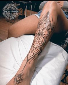 Tattoo Bein Frau, Foot Tattoos For Women, Tattoos For Black Skin