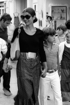 How Jackie Kennedy Got a Gucci Bag Named After Her Jackie Onassis Style, Jacqueline Onassis, Jacqueline Bouvier, Dramatic Classic, Capri Italy