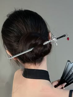 Gothic Hairstyles, Pretty Knives, Rhinestone Decor, Hair Reference, Hair Sticks, Hair Pin, Character Outfits, Pretty Jewellery