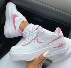 Tenis Air Force, Sneaker Outfits, Nike Shoes Air Force, Painted Sneakers, Jordan Shoes Girls, Custom Nike Shoes, Sneakers Fashion Outfits, Nike Air Shoes, Cute Nike Shoes