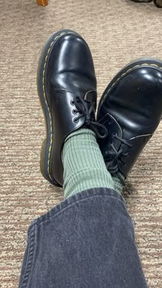 Dr Martens Aesthetic, Doc Martens 1461, Doc Martens Outfits, Dr Martens Outfit, Doc Marten, Quirky Fashion, Mens Outfit Inspiration, Aesthetic Shoes