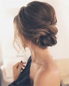 Diy Updo, Wavy Wedding Hair, Simple Ponytails, Elegant Wedding Hair, Trendy Wedding Hairstyles, Penteado Cabelo Curto, Wedding Hairstyles Updo, Hair Curly, Wedding Hair And Makeup