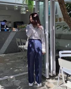 How To Wear Wide Leg Pants Outfits? 100+ Best Style Ideas (ULTIMATE!) Navy Wide Leg Trousers Outfit, Navy Pants Outfit Women, Blue Wide Leg Pants Outfit, Wide Leg Trousers Outfit Casual, Leg Trousers Outfit, Chinos Women Outfit, Wide Leg Pants Outfit Summer, Wide Leg Pants Outfit Casual