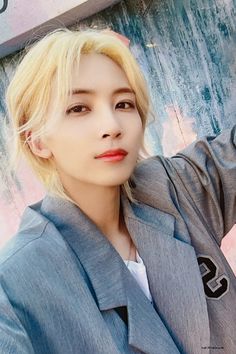 Jeonghan Blonde, Seventeen Jeonghan Icon, Jeonghan Icon, Seventeen Going Seventeen, Hyun A, Seventeen Scoups