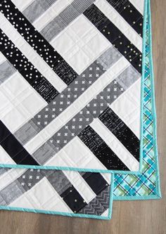 Jelly Weave is a strip quilt that is so quick and easy, but has a woven look that looks complicated (it's not!). Make the Throw size quilt with just one Jelly Roll (40 - 2 1/2" strips), or yardage. The large blocks are set on point, so if you've never tried an on point quilt yet...this quilt is a great place to start! The pattern includes 5 sizes, and can look good in any fabric combo, whether you want something more traditional or maybe very modern. See the 2nd photo for sizes and material requ Disappearing Nine Patch, Cluck Cluck Sew, Chicken Quilt, Black And White Quilts, Two Color Quilts, White Quilts, Quilt Modernen, Scrap Busters, Strip Quilts