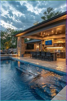 Welcome to 29 Outdoor Kitchen Ideas for a Stunning Backyard! Ever wondered how to turn your backyard into the ultimate gathering spot for family and friends? Poolside Kitchen And Bar, Luxury Outdoor Kitchen, Outdoor Furniture Ideas, Lush Landscaping, Modern Outdoor Kitchen, Outdoor Kitchen Decor, Outdoor Kitchen Ideas, Backyard Bar, Backyard Kitchen