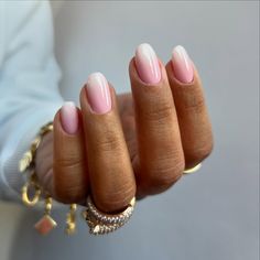 Winter Nails Inspiration, Bold Nail Art, Winter Nails Designs, Pink French Manicure, Festive Manicure, French Manicures, Classic French Manicure, Pink French, White Ombre