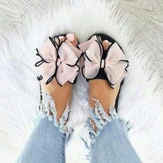 #shoeporn #shoeinspo #fashionista #fashion #style #whattowear Bows Outfit, Shoes With Bows, Look Grunge, Shoe Closet, Trend Fashion, Crazy Shoes, Shoe Obsession, Shoe Lover, Style Outfits