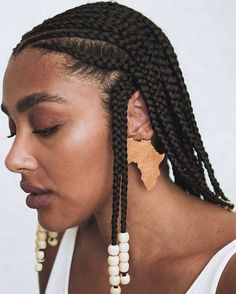 Protective Style Braids, Short Box Braids, Braids Hairstyles Pictures, Hair Magazine, Braids With Extensions, Haircut Inspiration, Braids With Beads, Black Hair Care, Hair Beads