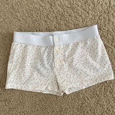 Brandy Melville Boy Shorts, Veronica Lodge Outfits, Bra Image, Cute Pjs, Lazy Outfits, Cozy Outfit, Fashion Line, Boy Shorts