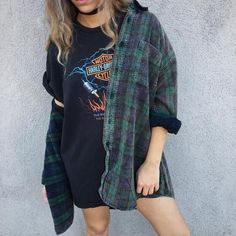 It's almost Siena Fest weekend, which means that all of us ladies need to go shopping and plan out our fabulous outfits like it's the Coa Outfit With Flannel, Fashion 90s, Tim Walker, Grunge Vintage, Urban Wear, Cozy Outfit, Fashion Streetwear