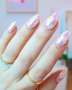 Spring + Chrome 😍🌸 Using the NEW Unichrome from @daily_charme This is in natural light and it’s beautiful! This chrome is more VIBRANT! 🔥… | Instagram Summery Nails, Nail Photos, Nails Only, Spring Look, Kawaii Nails, Nail Designs Spring, Dream Nails, Get Yours Now