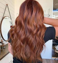 Reddish Brown Hair Dark Roots, Cooper Brunette Hair Color, Brown Hair Ginger Undertone, Reddish Brown Chestnut Hair, All Over Copper Brown Hair, Copper Dye On Brown Hair, Ginger Tinted Brown Hair, Hair Color Ideas Chestnut Brown, Russet Hair Color Brown