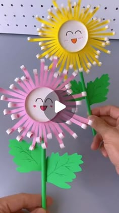 Paper Cup Flower, Flowers With Paper, Paper Cup Crafts, Flower Crafts Kids, Paper Flower Arrangements, Cup Flower, Make Flowers, Preschool Arts And Crafts, Art Stone