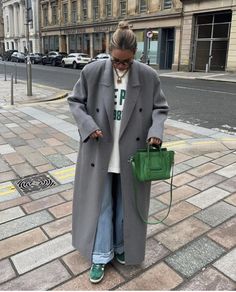 Looks Pinterest, Grey Outfit, Grey Coat, Looks Street Style, Fall 24, Autumn Outfits, Coat Outfits