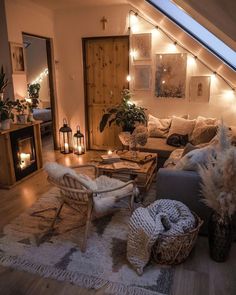 a living room filled with furniture and lots of lights