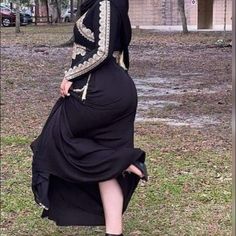 Seluar Ketat, Hijab Niqab, Arabian Beauty Women, Busty Fashion, Muslim Women Fashion, Beautiful Muslim Women, Curvy Women Outfits, Arab Women, Niqab