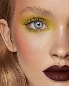 Nikki Makeup, How To Make Up, Sarah Brown, Retouching Photoshop, Fancy Makeup, Perfect Lips, Beauty Shoot, Facial Features, Kiss Makeup