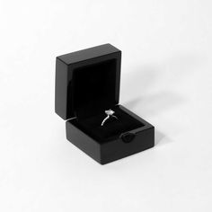 gloss black engagement ring box for her on a white background Ring Box Design, Black Ring Box, Black Ring, Diamond Bar, Modern Ring, Black Exterior, Dark Color, Deep Black, Black Box