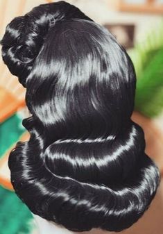 Old Hollywood Haircut, Pin Up Curls For Black Women, Runaround Sue, Aesthetic Surgeon, Pin Up Curls, 40s Hairstyles, Waves Tutorial, 50s Hairstyles, 1920s Hair