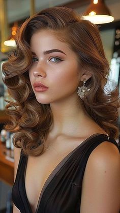 Midlength Hairstyles For Wedding, Old Hollywood Curly Hairstyles, Side Part Glamour Waves, 40s Hair Styles For Women, Marilyn Monroe Hairstyles For Long Hair, Old Hollywood Pin Curls, 50s Glam Hairstyles, Classic Glamour Makeup, Old Style Curls