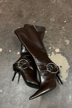 Dior Boots, Mode Shoes, Fashion 90s, Dark Feminine, Vintage Boots