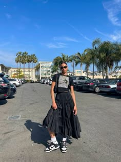 T Shirt With Flowy Skirt, Nike Dunks Dress Outfit, Long Tennis Skirt Outfit, Nike Dunk Skirt Outfit, Graphic Tee Long Skirt, Black Maxi Shirt Outfit, Boho Black Skirt Outfit, Dunks Skirt Outfit, Nike Panda Dunks Outfit Women