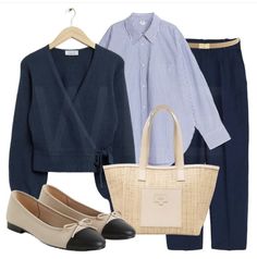 Office Casual Outfit, Navy Blue Pants, Blue Trousers, Raffia Bag, Old Money Aesthetic, Everyday Outfit, Office Casual, Blue Pants, Office Outfits