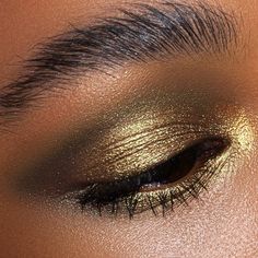 Natasha Denona Makeup Looks, Natasha Denona Eyeshadow, Gold Eyeshadow Palette, Windows To The Soul, Gold Eye Makeup, Everyday Makeup Tutorials, Lashes Mascara, Gold Palette, Gold Eyeshadow