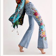 Free People Embroidered Flare Leg Jeans New With Tags Cheap Medium Wash Bottoms With Floral Embroidery, Hippie Denim Pants, Cheap Blue Jeans With Floral Embroidery, Cute Hippie Jeans, Cheap Embellished Denim Jeans, Cheap Bohemian Fitted Jeans, Hand Embroidery Jeans Pattern, Cheap Cotton Bottoms With Floral Embroidery, Hippie Flower Pants