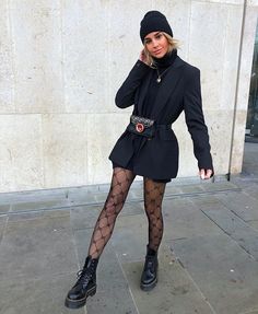 Patterned Tights Outfit, Black Patterned Tights, Plaid Outfits, Patterned Tights, Fishnet Tights, Fashion Tights, Tights Outfit