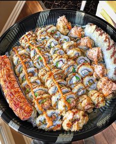 Sushi Platter, Trust You, Food Goals, Sushi Rolls, Food Obsession, Cafe Food, Interesting Food Recipes, Finger Food, Pretty Food