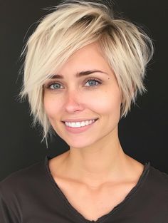 Explore Stylish Short Choppy Haircuts for a Fresh Look Choppy Bob Hairstyles For Fine Hair, Angled Bobs, Short Choppy Haircuts, Choppy Haircuts, Short Red Hair, Choppy Bob Haircuts, Layered Bobs, Bob Haircut For Fine Hair, Choppy Hair