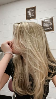 Top Layer Of Hair Dyed Blonde, Golden Blonde Layered Hair, Layers On Blonde Hair, Light Layered Hair, Top Layer Of Hair Dyed, Long Layered Hair Blonde, Layered Hair Blonde, Long Layers Blonde, Medium Blonde Hair Color Ideas