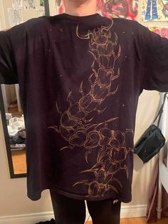 Bleached Anime Shirt, Painting Bleach On Shirt, Green Bleached Shirt, Bleach Shoes Ideas, Custom Bleach Shirts, Bleach On Shirt Art, Bleached Hoodies Ideas, Bleach Graphic Design, Bleach Sweaters Diy